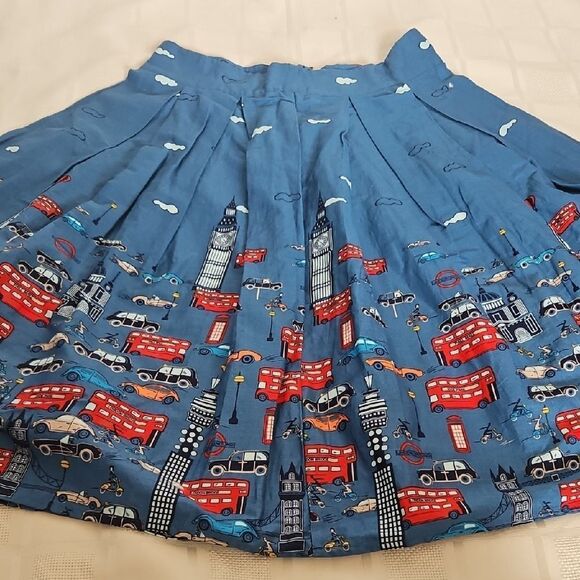 Novelty Blue Pleated Skater Skirt with British Cityscape Print - Picture 10 of 16